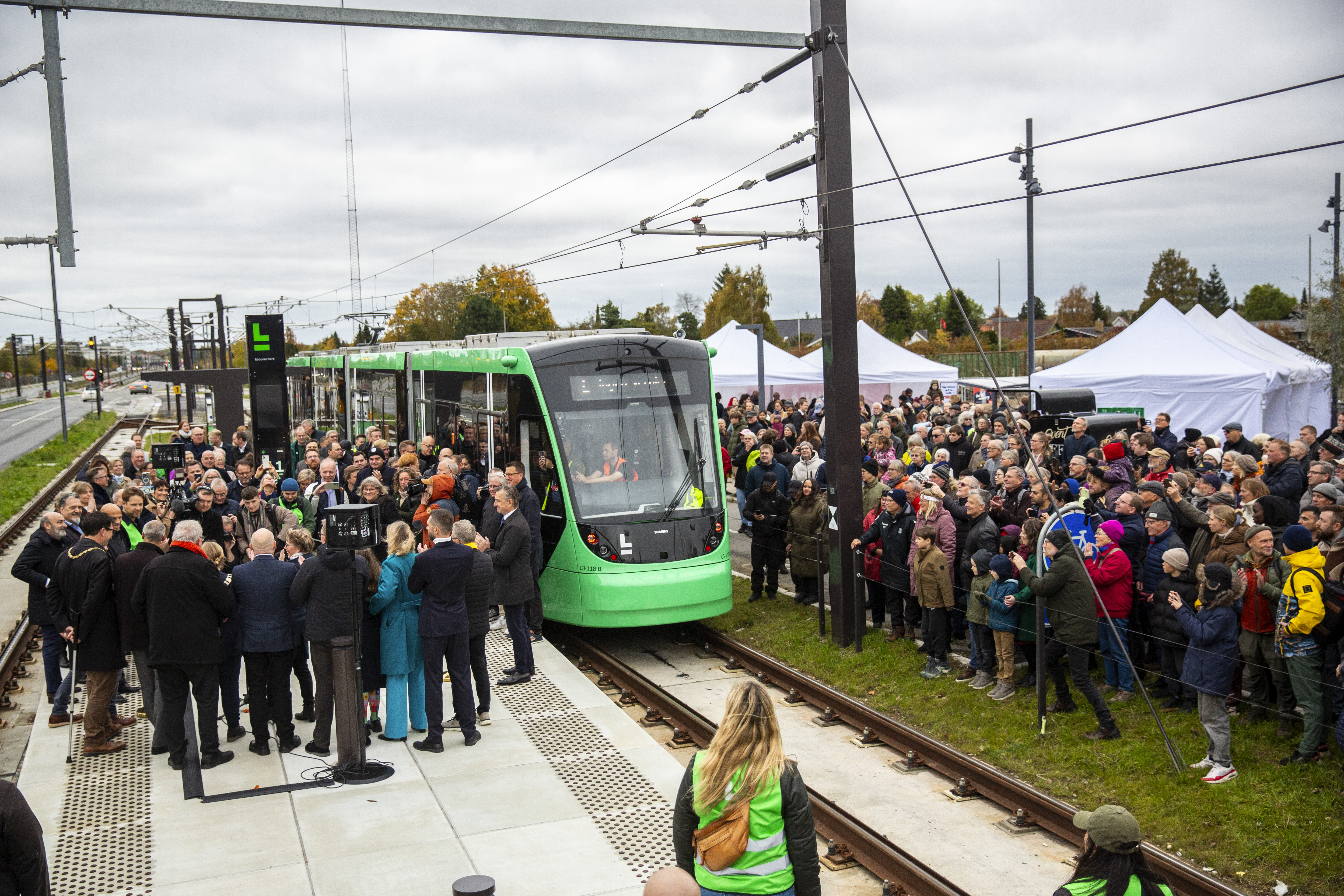 Foto fra åbningen af den sydlige strækning af Hovedstadens Letbane den 26/10/25